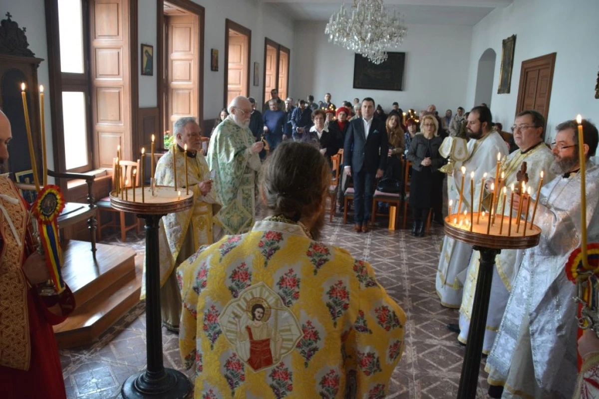 SLUJIRE INTER-ORTODOXA LA CAPELA ROMANEASCA DIN BUDAPESTA