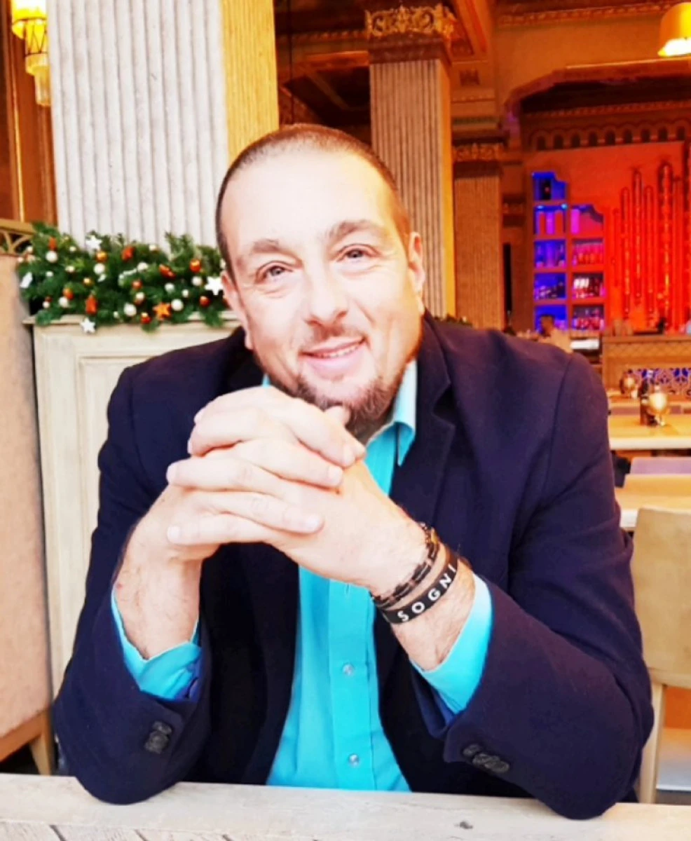 Sociologul şi scriitorul italian Luca Vincenti va lansa la Arad cartea „Bandele de stradă”