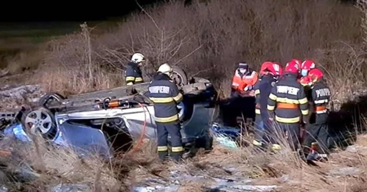 Șofer din Caransebeș, mort după ce a intrat cu 200 km/h într-un sens giratoriu