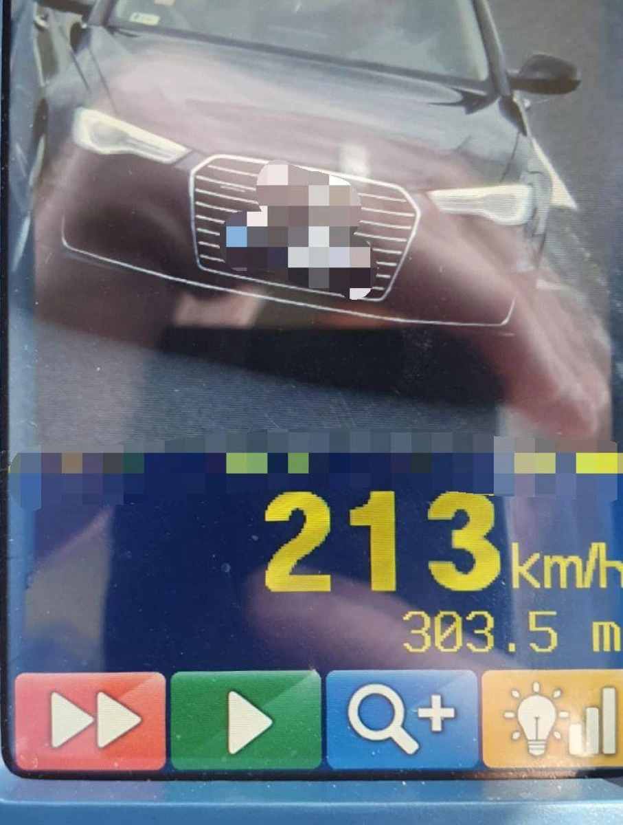 Șofer prins cu 213 km/h, pe autostrada Arad-Nădlac. A rămas patru luni fără permis
