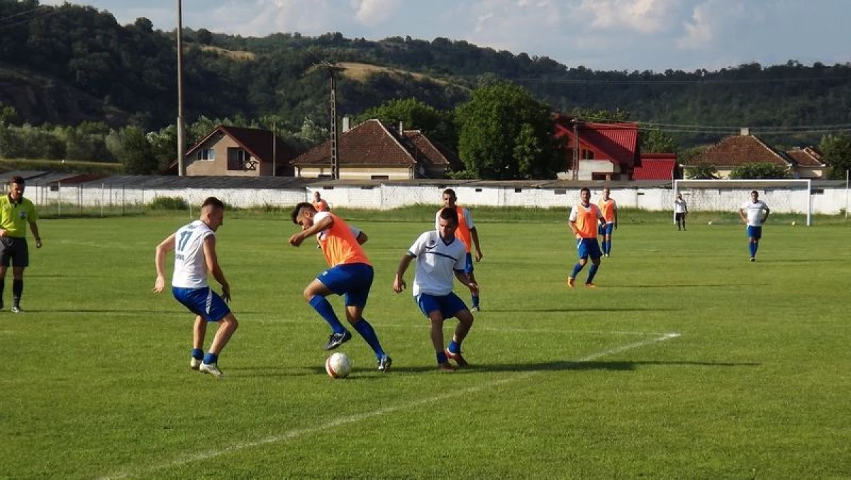 SOIMII LIPOVA ISI CONTINUA SERIA AMICALELOR, 4-2 CU PAULIS