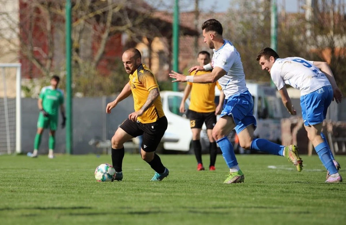 Șoimii Lipova obține o victorie mare în play-off-ul din „C8”, iar etapa viitoare primește vizita liderului!