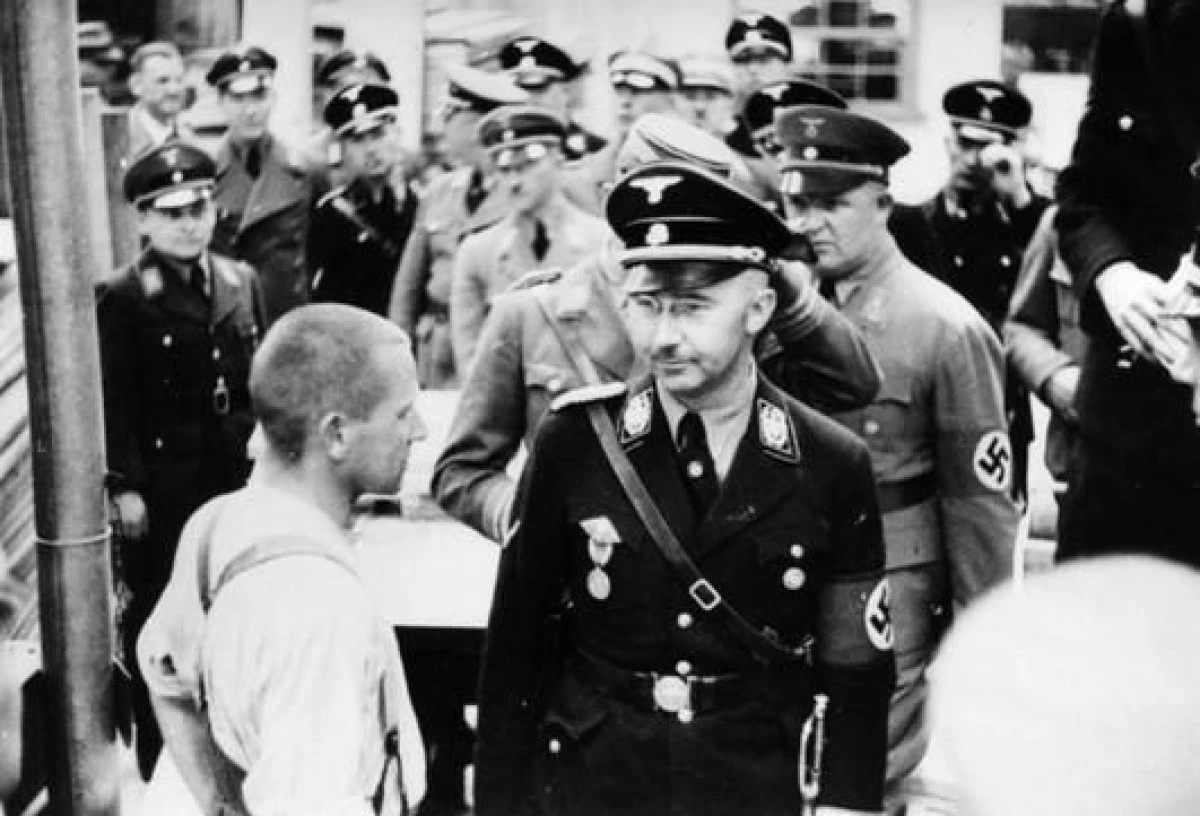 SOLDATII AMERICANI SUNT ACUZATI CA I-AU FURAT AURUL CELUI MAI TEMUT COMANDANT NAZIST, HEINRICH HIMMLER