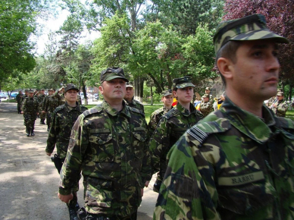 Soldele de grad și salariile gradului profesional pentru militari şi poliţişti vor fi majorate de Guvern