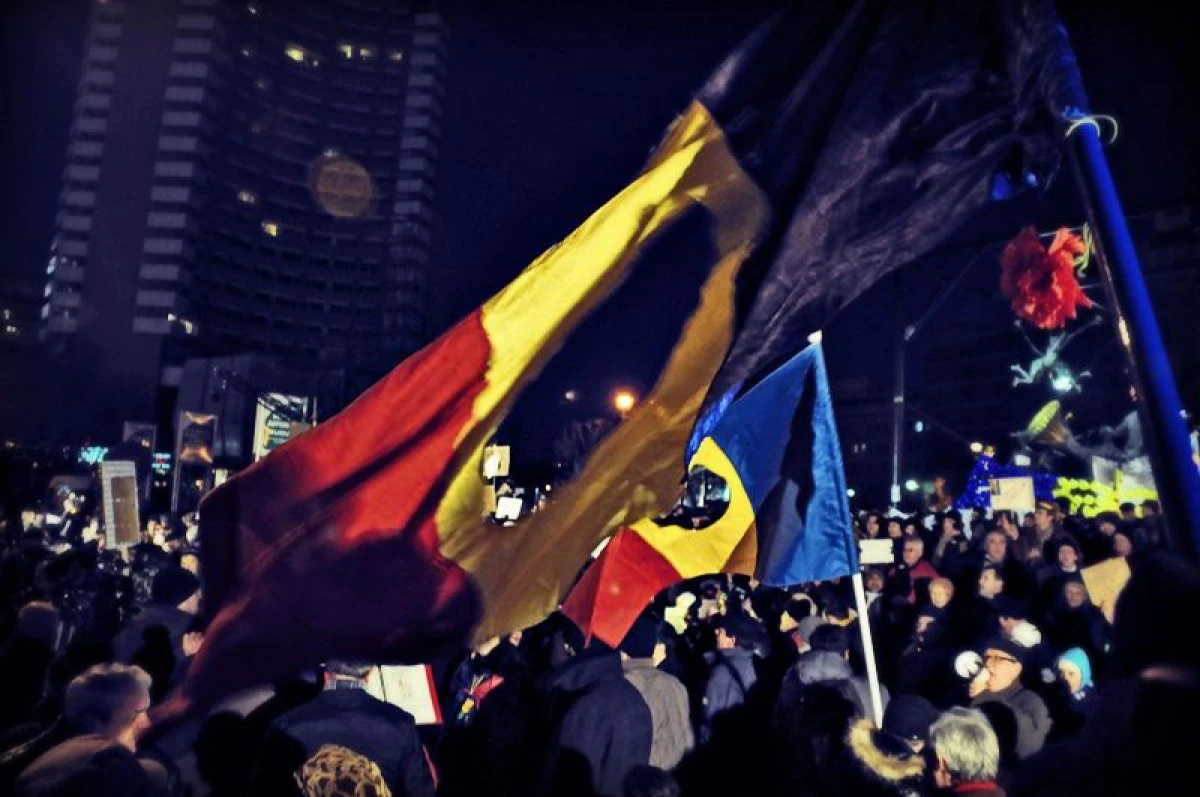 SONDAJ SNSPA: CE ISI DORESC OAMENII CARE AU IESIT IN PIATA UNIVERSITATII