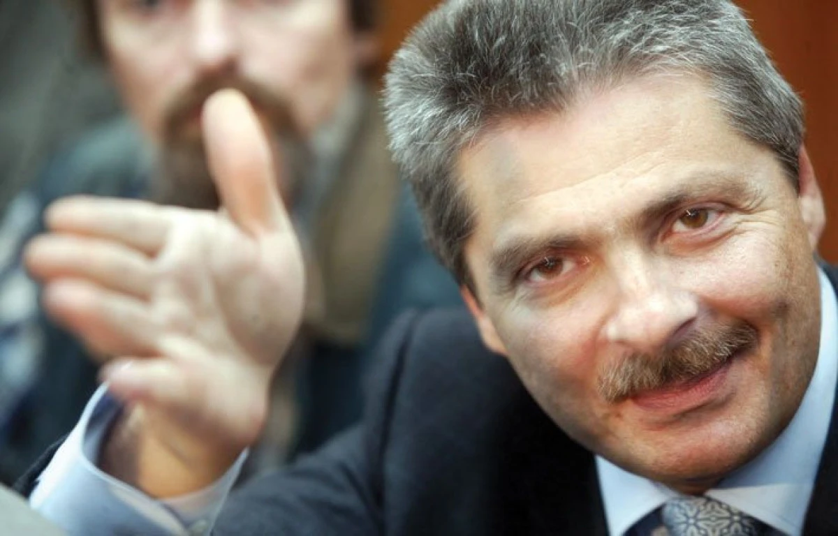 Sorin Ovidiu Vîntu, condamnat la 8 ani de închisoare