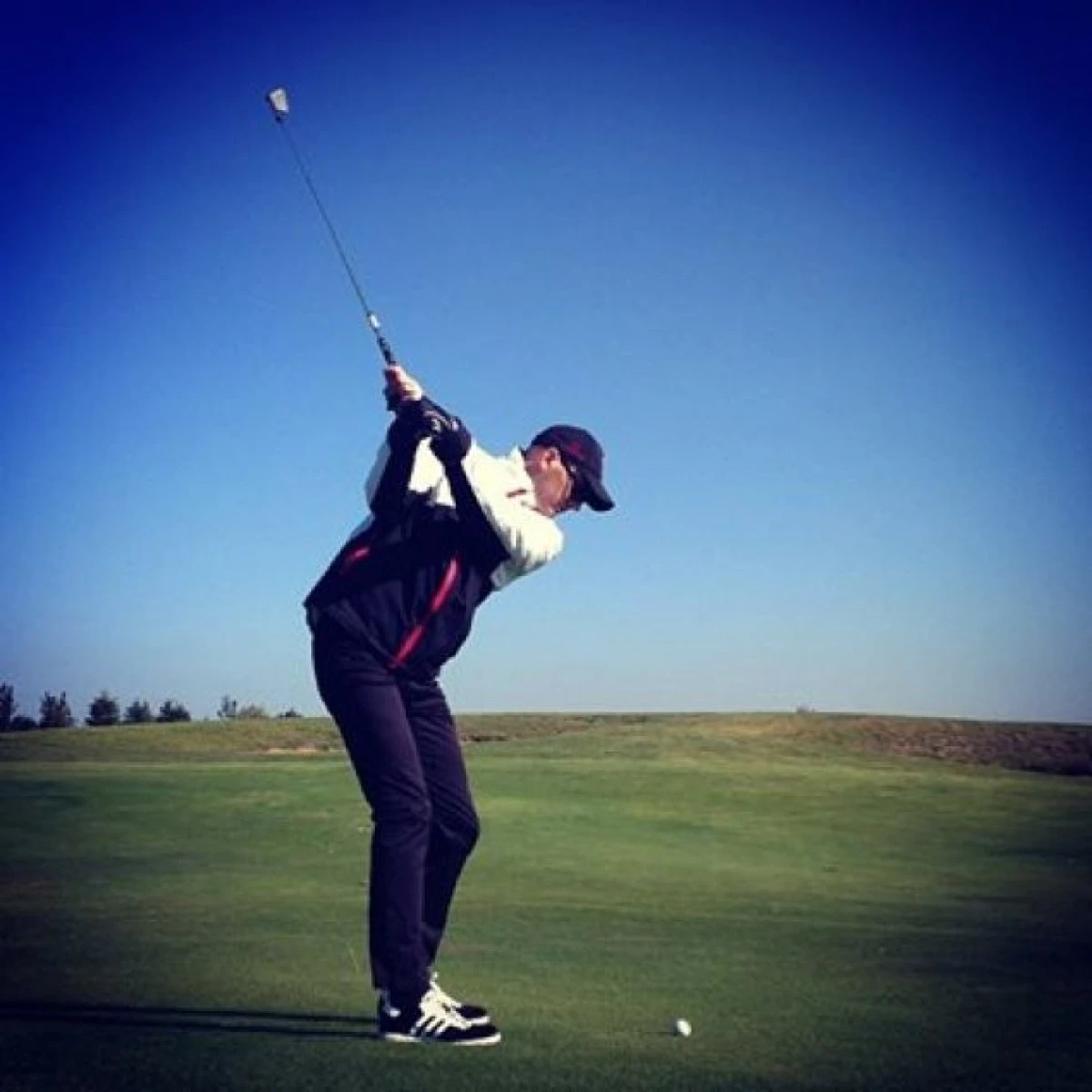 SOTUL ROMANITEI IOVAN S-A APUCAT DE GOLF!