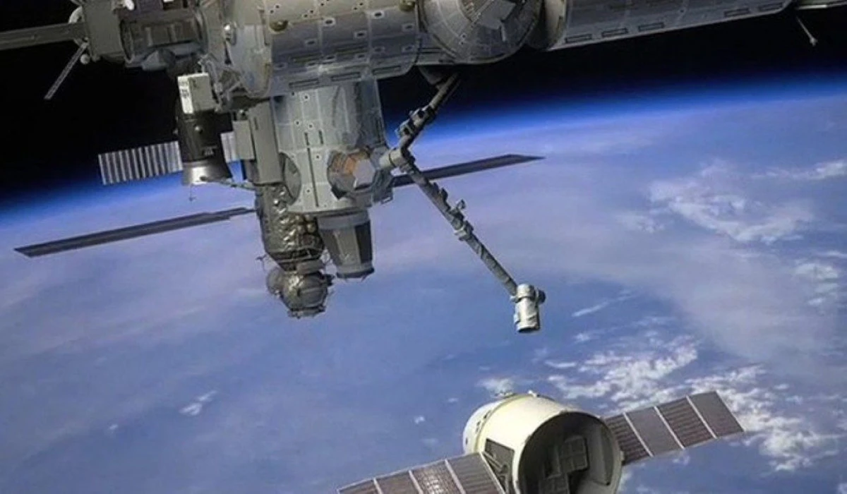SPACEX A LANSAT PRIMII SATELITI DIN LUME CARE SUNT INTEGRAL ELECTRICI