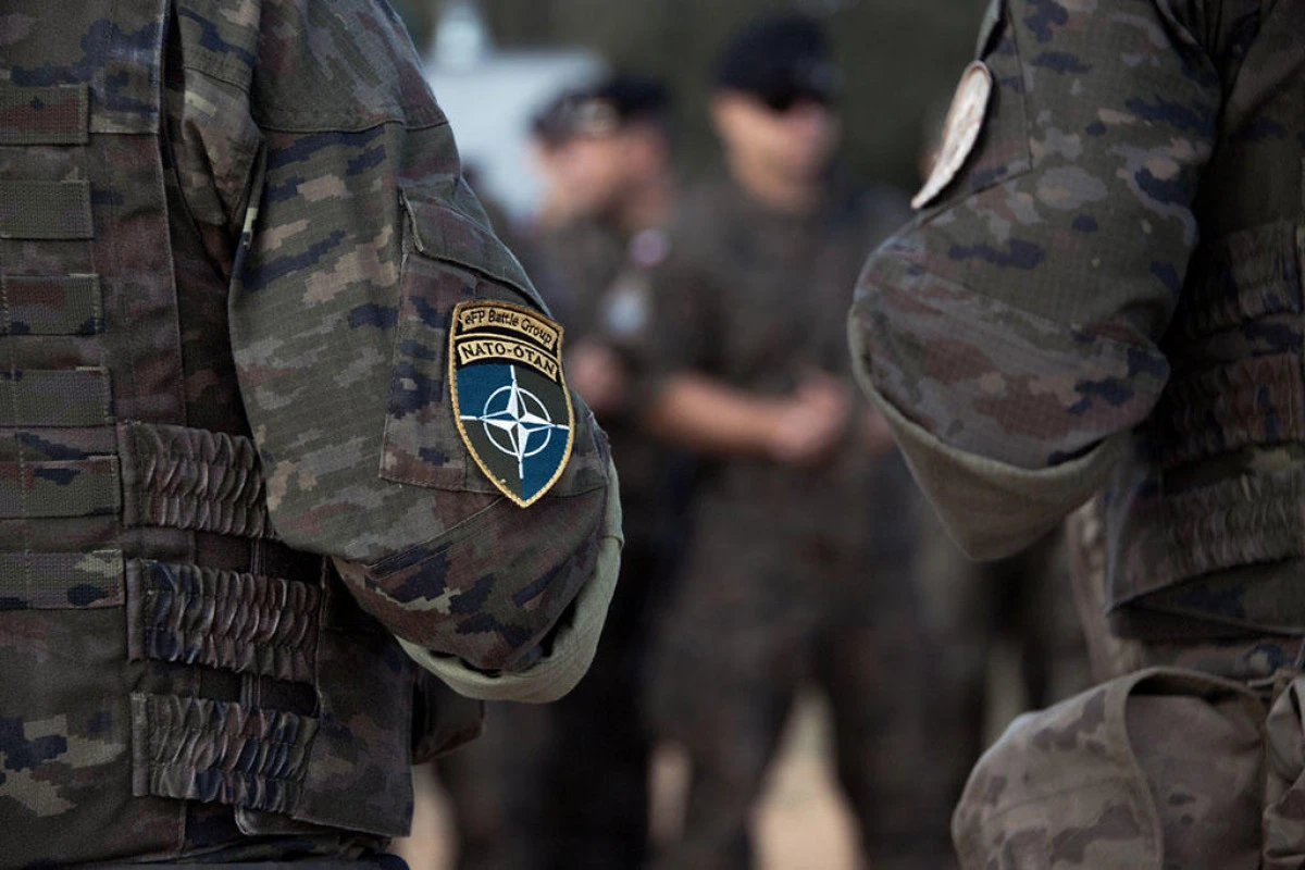 Spania va trimite 950 de soldați în Slovacia și România pentru a întări "flancul de est" al NATO