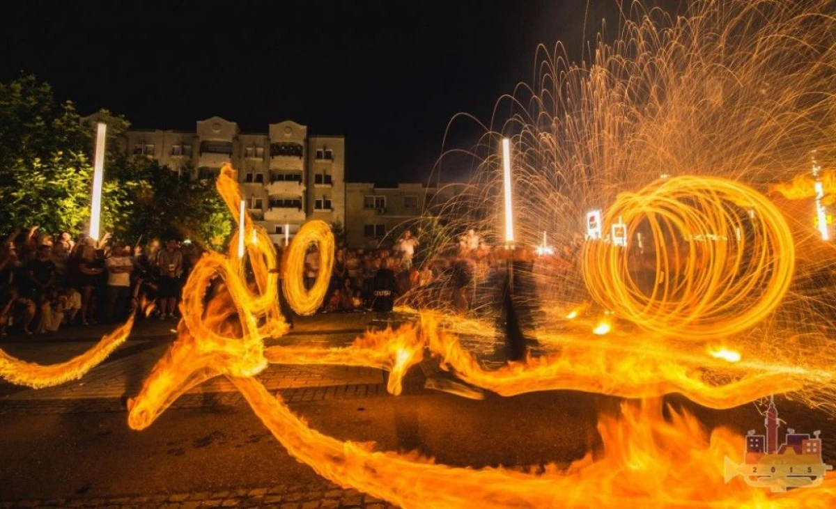 SPECTACOL CU FOC LA DESCHIDEREA ZILELOR ARADULUI