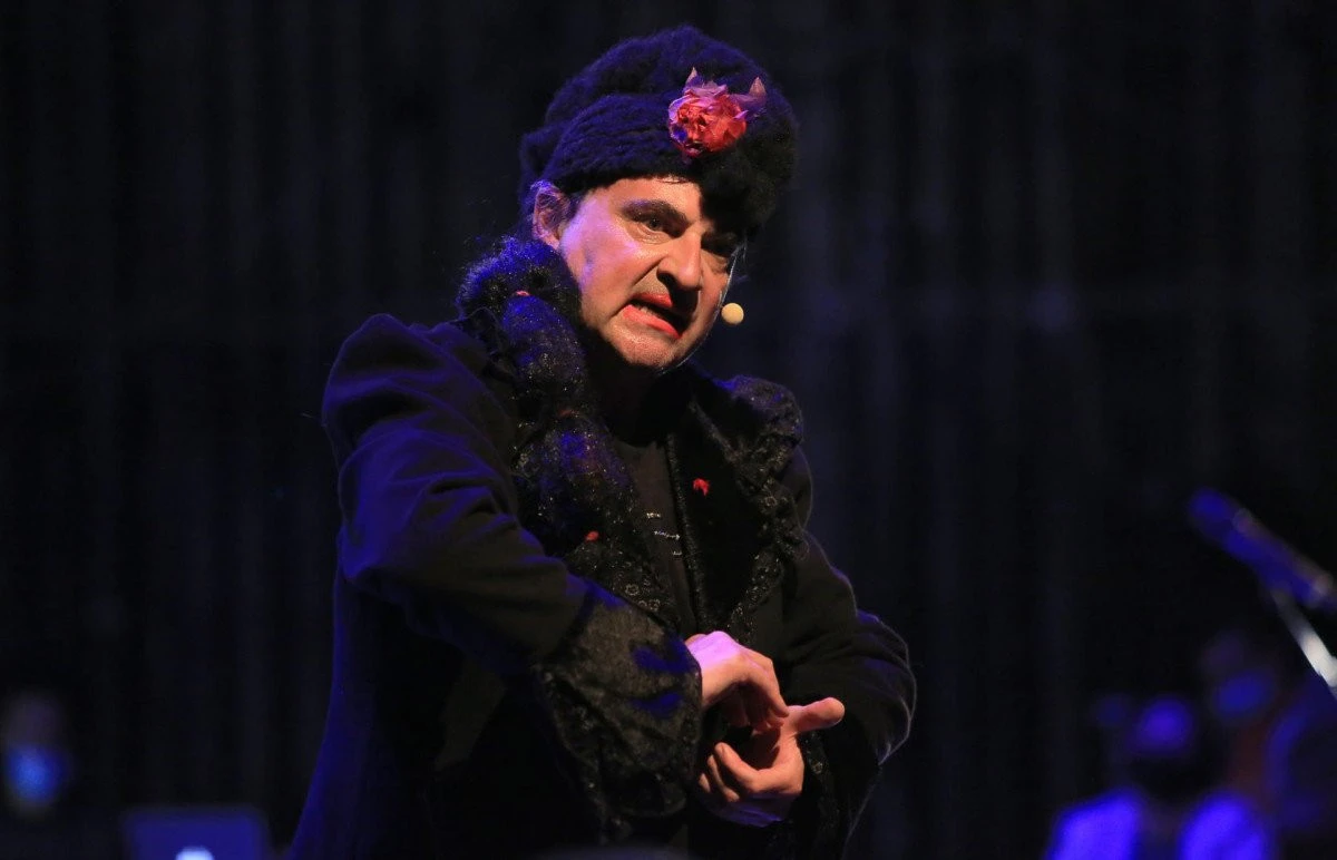 Spectacol dedicat cadrelor medicale la Teatru
