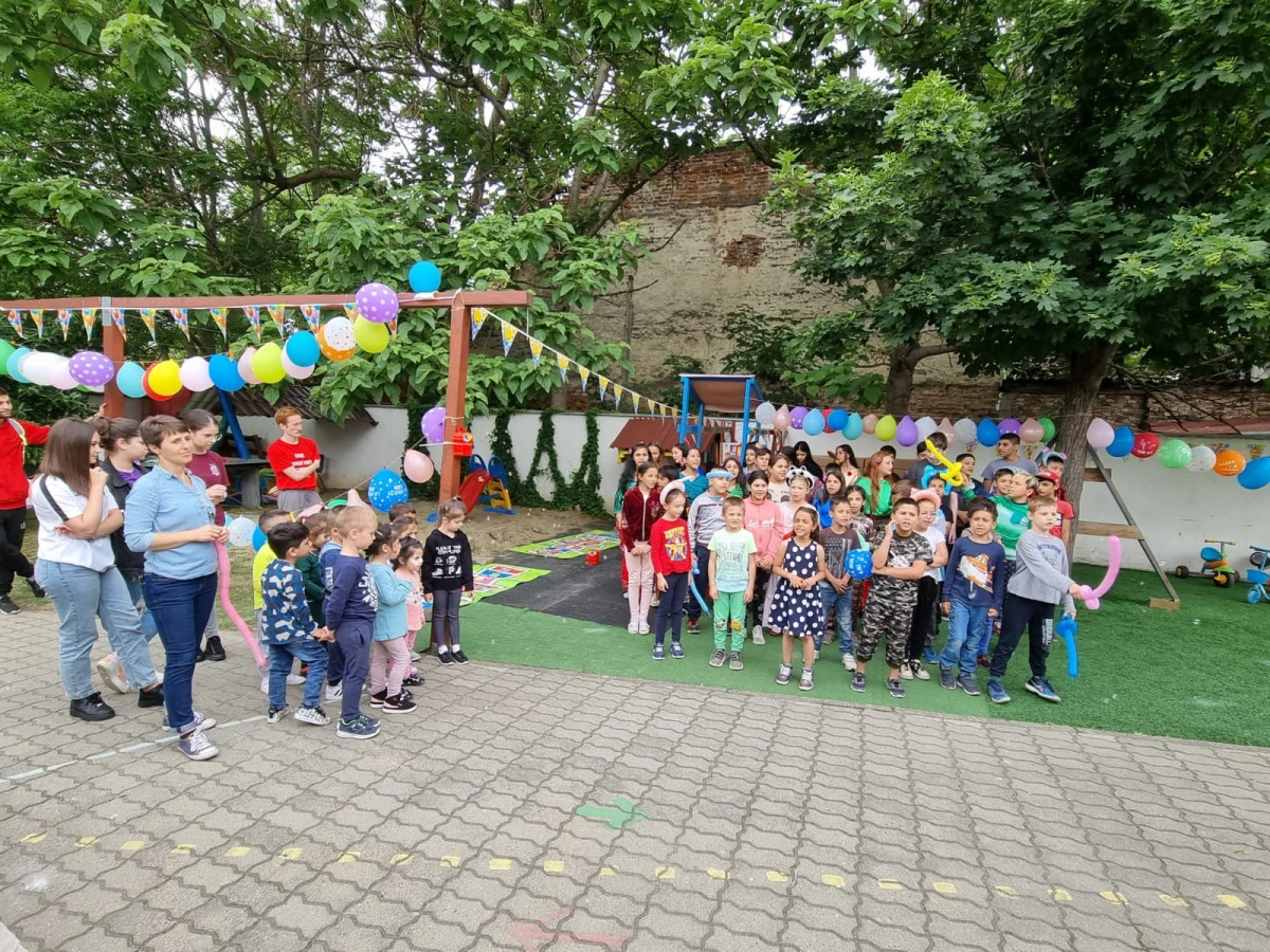 Spectacol inedit de Ziua Internațională a Copilului, la Complexul „Curcubeu”