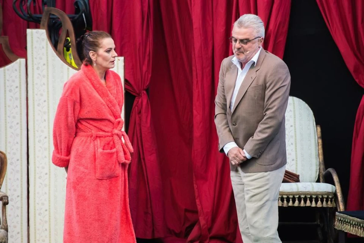SPECTACOLELE DE LA TEATRUL DE VARA ETHOS AU CULES APRECIEREA PUBLICULUI ARADEAN