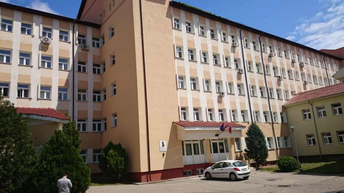 Spitalele din Oradea se reabilitează cu fonduri europene. La Arad nu se poate