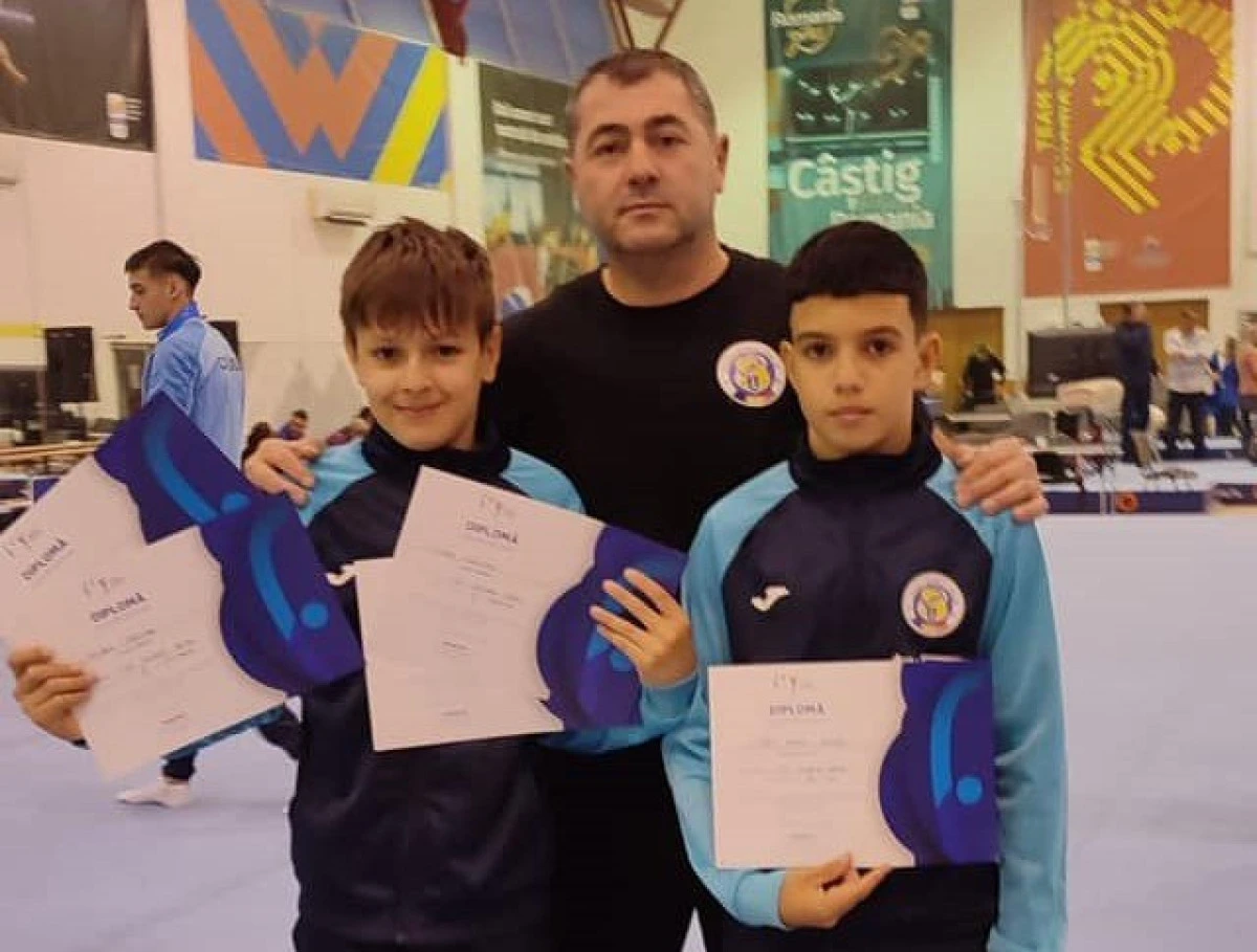 Sportivii de la CSȘ Gloria Arad s-au remarcat la lupte greco-romane și gimnastică