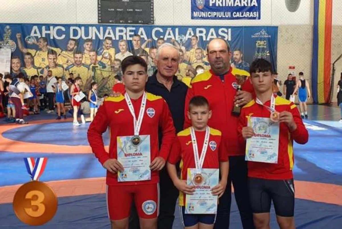 Sportivii Gloriei Arad au luat medalii pe salteaua de lupte