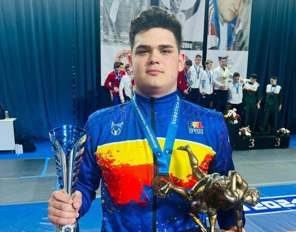 Sportivii Gloriei Arad au urcat pe podium la lupte, înot, gimnastică și haltere (FOTO)