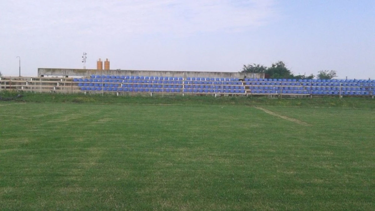 STADIONUL DIN PANCOTA SE PREGATESTE DE LIGA A II-A