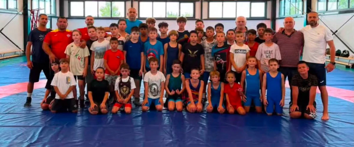 Stagiu de pregătire pentru luptătorii U11, la Arad