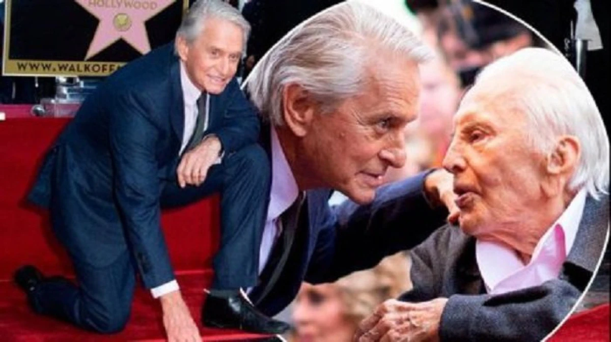 Stea pentru Michael Douglas, alături de a tatălui său, Kirk Douglas, pe Walk of Fame