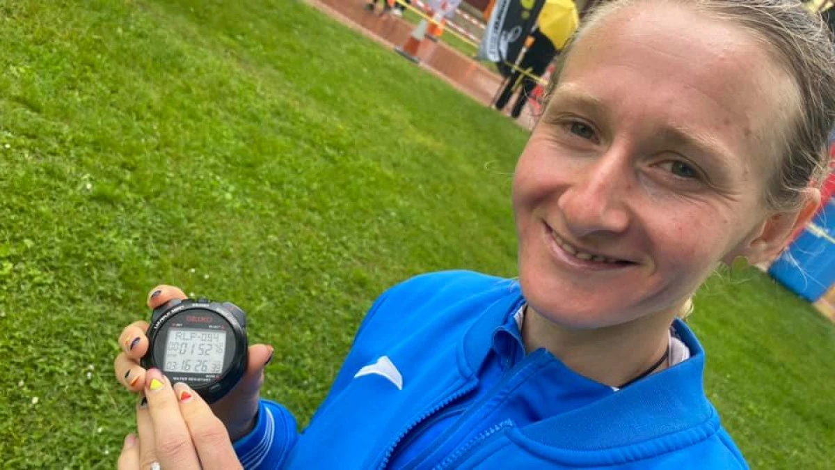 "Studenta" Liliana Dragomir a spulberat recordul naţional la 50 de kilometri şi va alerga la Mondiale! (FOTO)