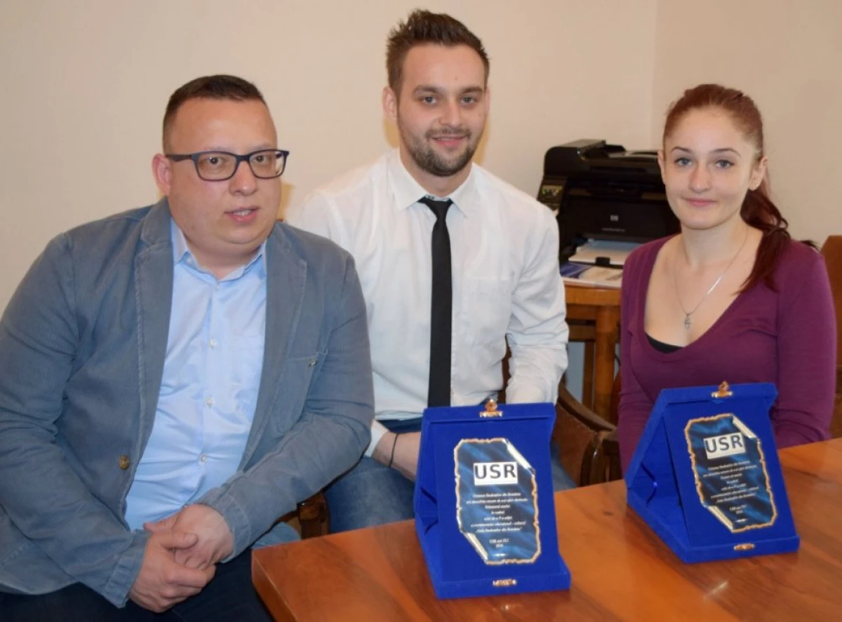 STUDENȚI AI UNIVERSITĂȚII AUREL VLAICU, PREMIAȚI LA GALA USR