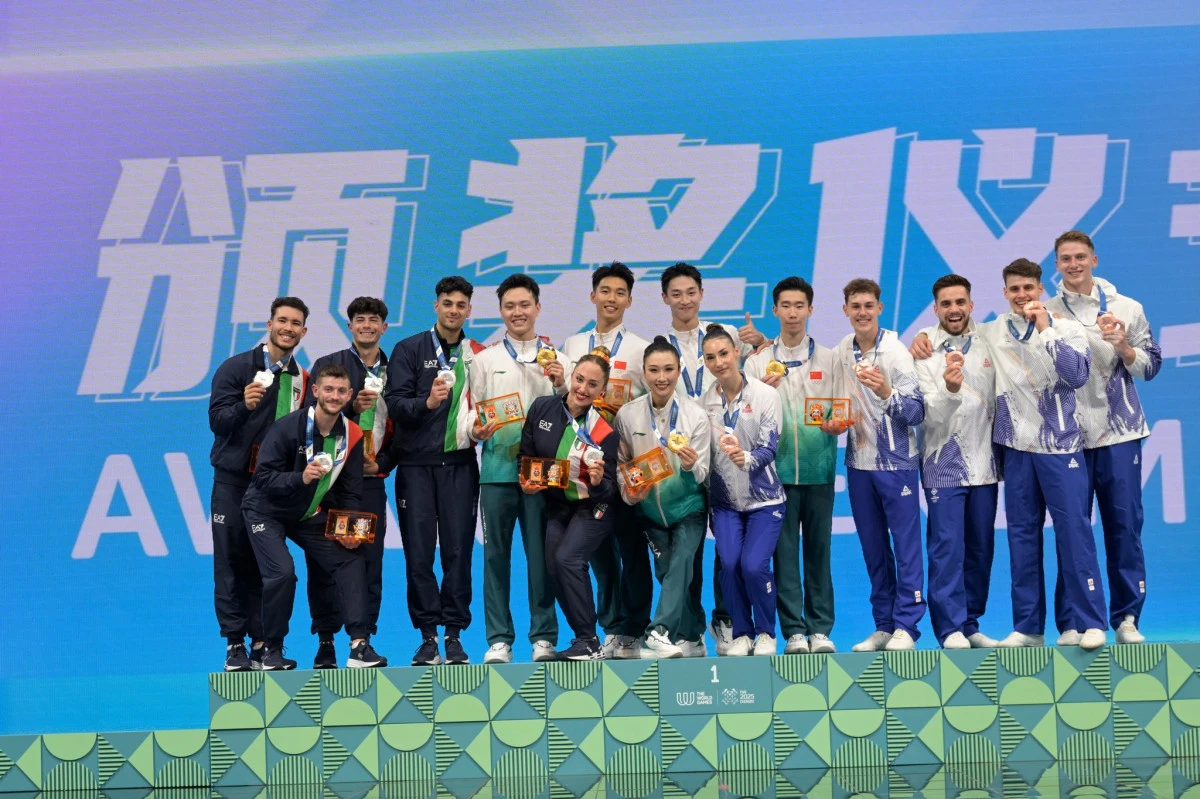 „Studenții” arădeni Vlăduț Popa și Darius Branda sunt medaliați mondiali la gimnastică aerobică!