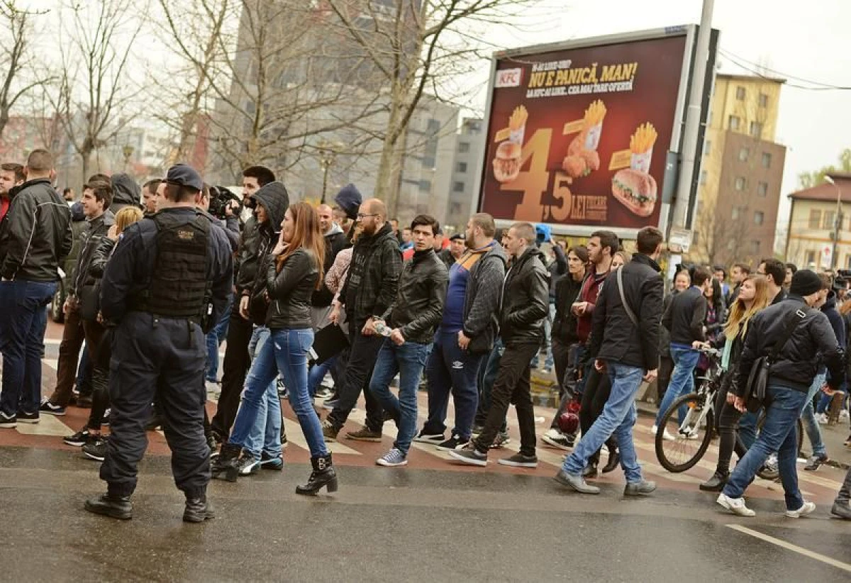 STUDENTII BUCURESTENI AU PROTESTAT FATA DE LEGEA ANTIFUMAT