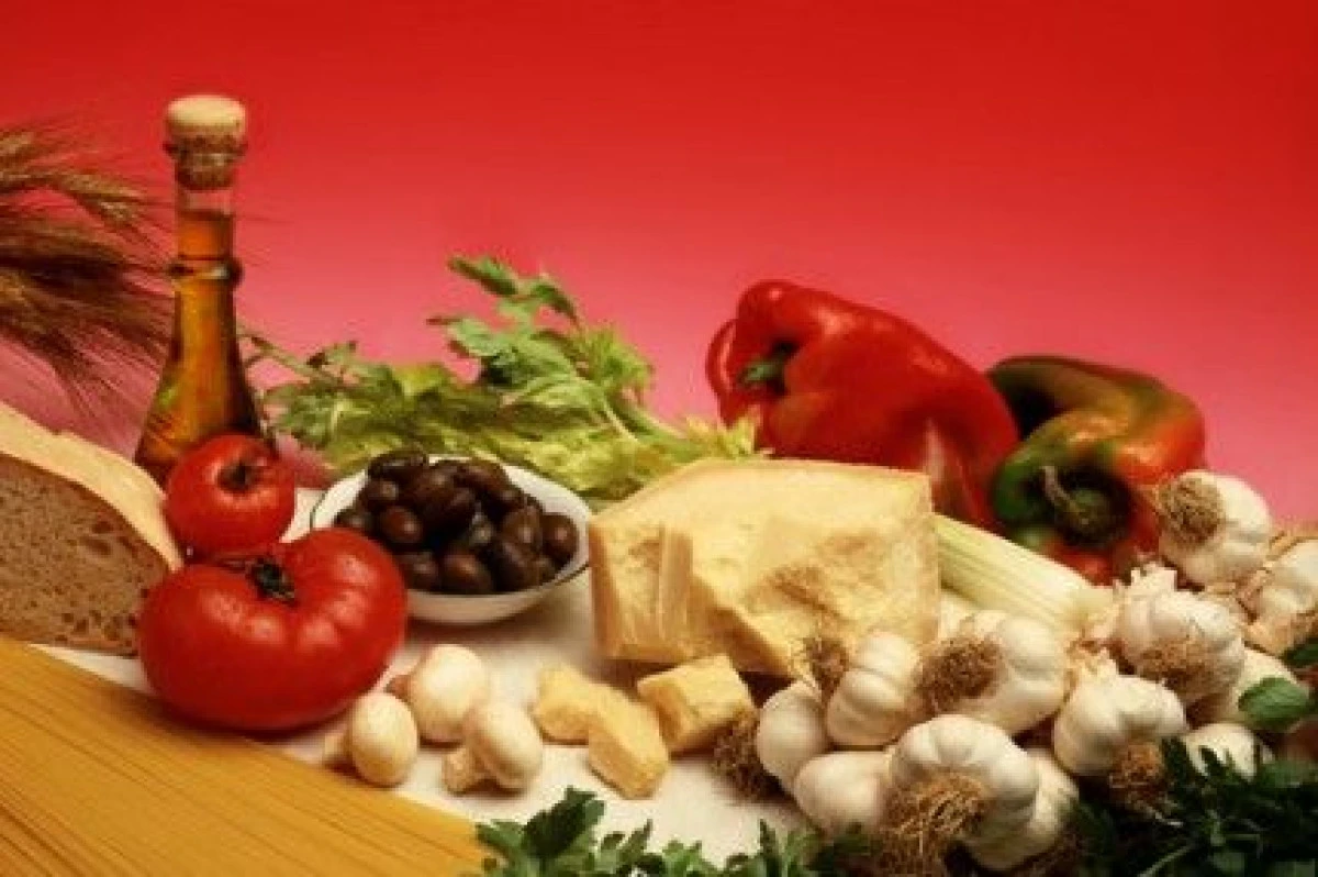STUDIU: DIETA MEDITERANEANA REDUCE RISCUL DE CANCER LA PROSTATA