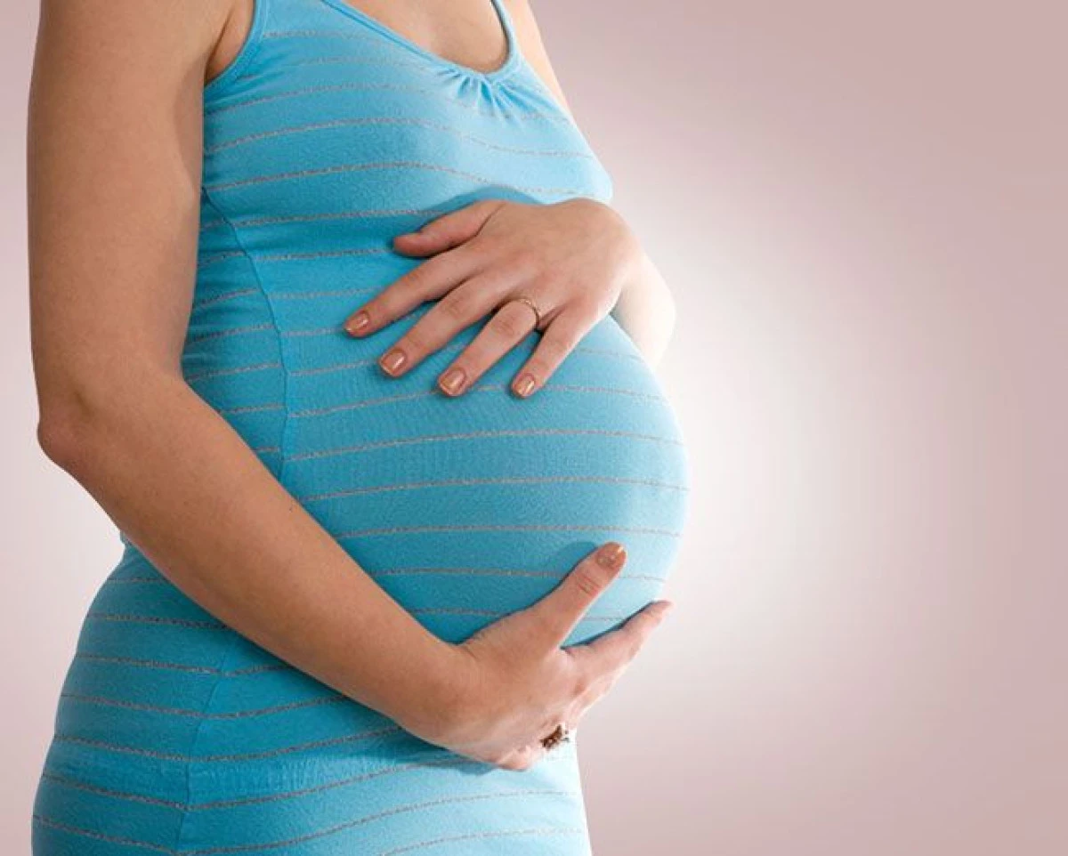 STUDIU: FEMEILE CARE LUCREAZA MAI MULT DE 40 DE ORE PE SAPTAMANA RAMAN INSARCINATE MAI GREU
