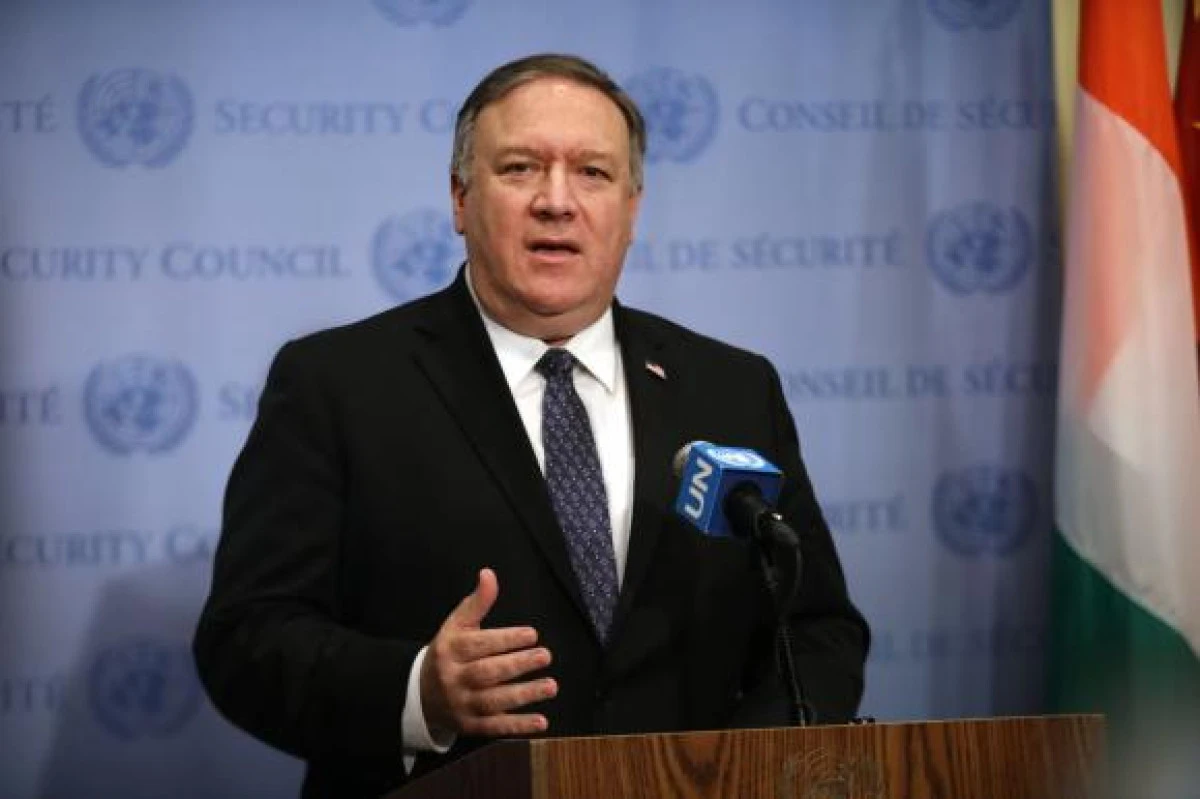 SUA îşi anunţă retragerea din tratatul Forţelor Nucleare încheiat cu Rusia