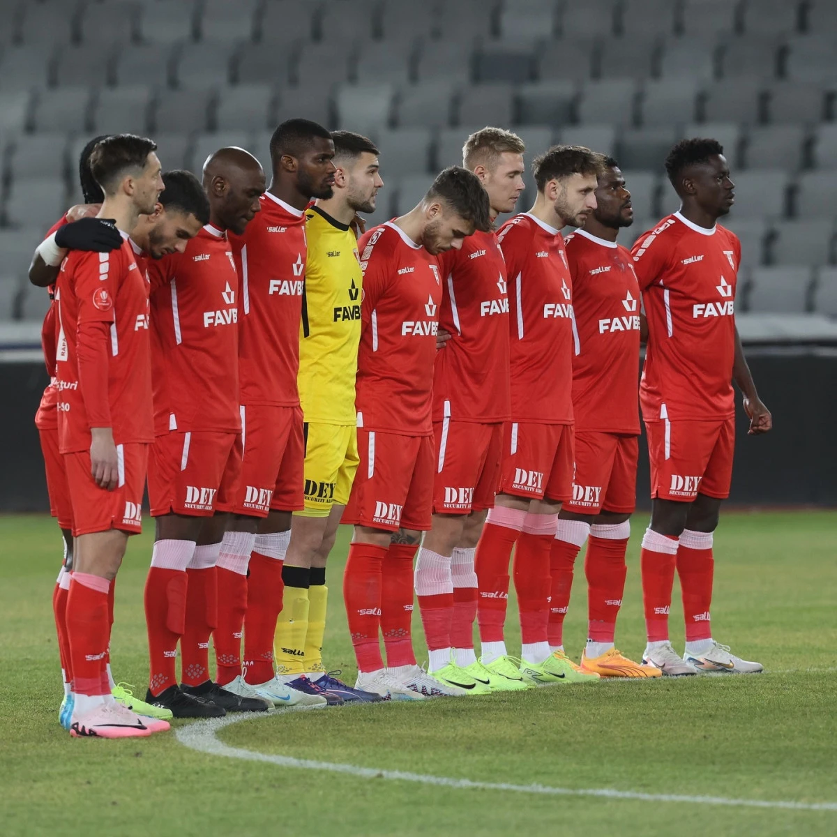 SuperLiga a ajuns la ultima etapă din acest an, vezi programul și clasamentul!