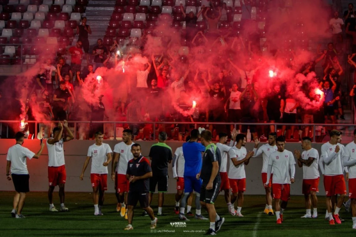 Suporterii UTA-ei au făcut atmosferă, înaintea debutului favoriţilor pe noul stadion