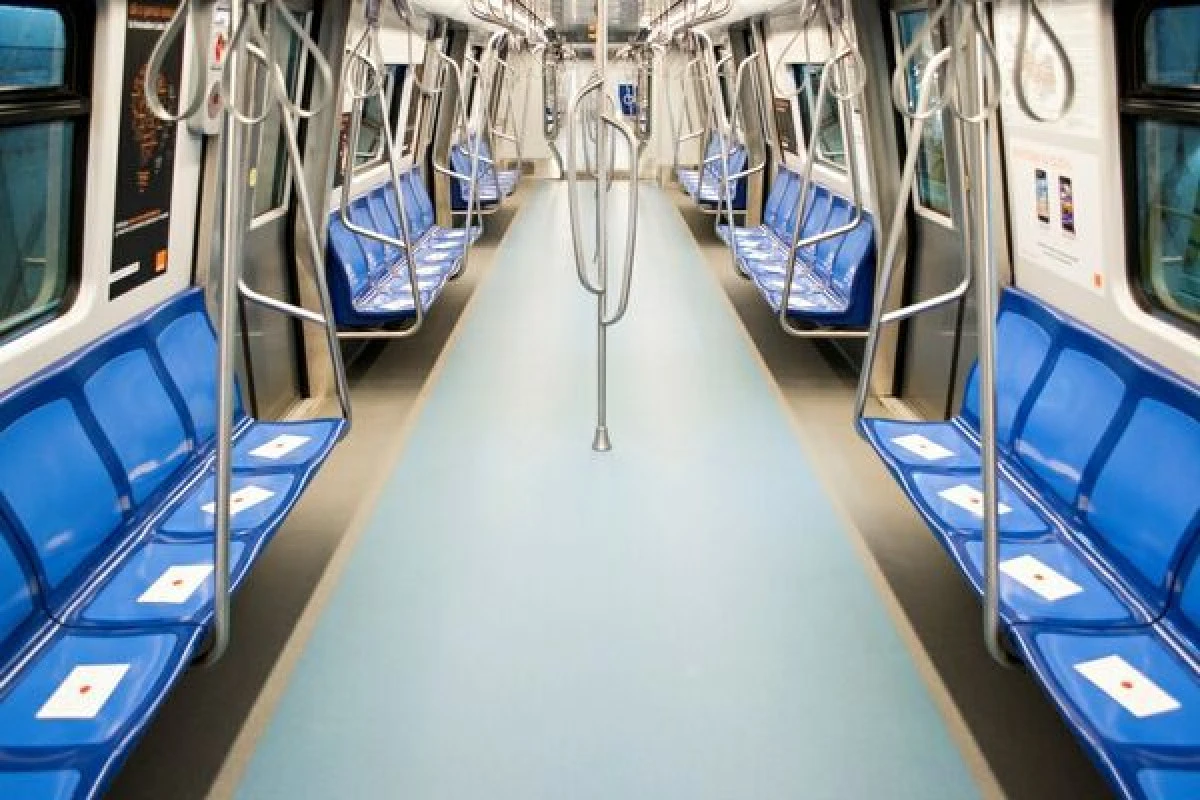 SURPRIZE PLACUTE PENTRU BUCURESTENII CARE VOR CALATORI ASTAZI CU METROUL: "SCRISORI CALATOARE IN METROU" LA CEA DE A DOUA EDITIE