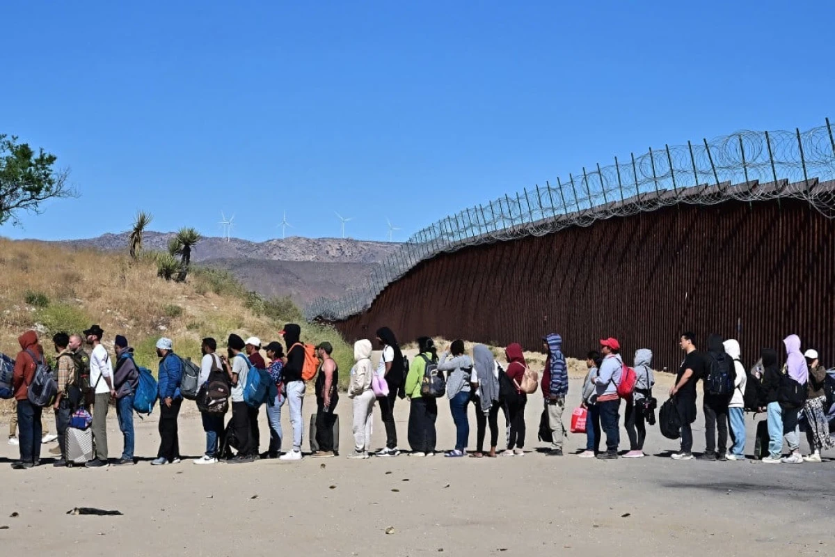 Sute de migranţi au format o caravană în Mexic pentru a ajunge în SUA înainte de învestirea lui Donald Trump