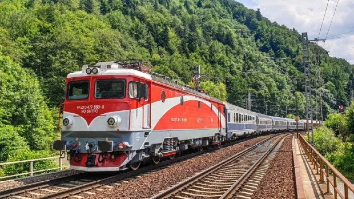 Sute de minute de întârziere în circulaţia trenurilor din cauza vremii nefavorabile, care a afectat infrastructura feroviară