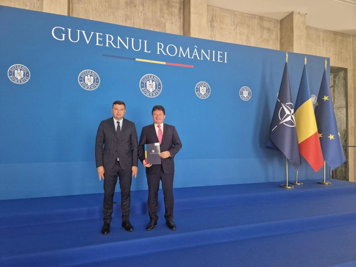 Sute de săli de clasă din județul Arad vor fi dotate din fonduri europene