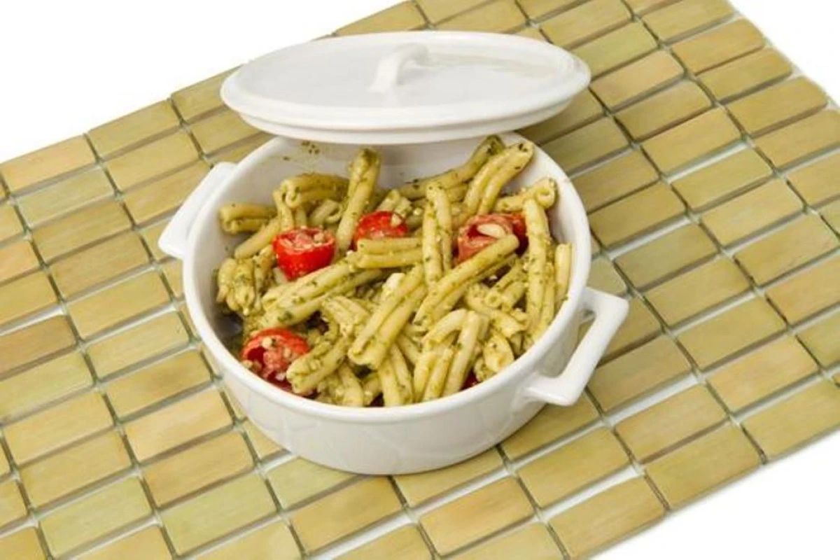 TAGLIATELLE CU SOMON SI ROSII CHERRY