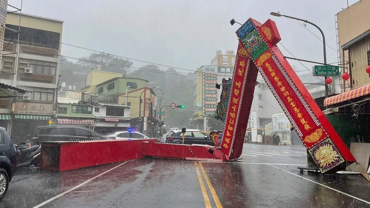 Taifunul Krathon a ucis cinci oameni în Filipine