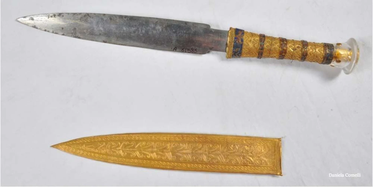 TAINELE PUMNALULUI GĂSIT ÎN MORMÂNTUL LUI TUTANKHAMON