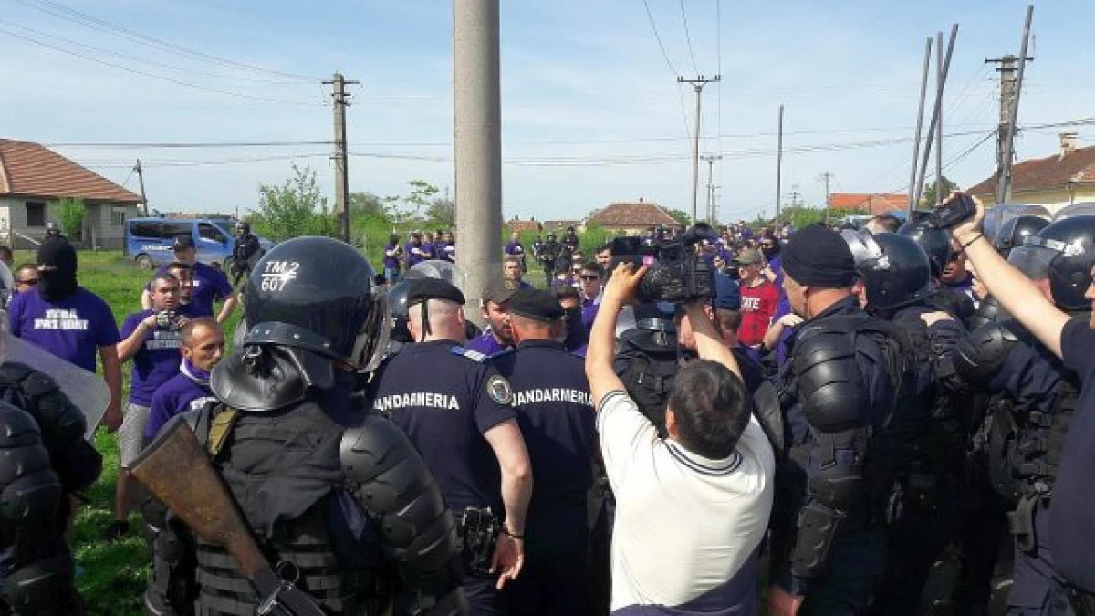 Ţarc pentru fanii lui Poli, la Şiria. Derby-ul Vestului, fără galerii!