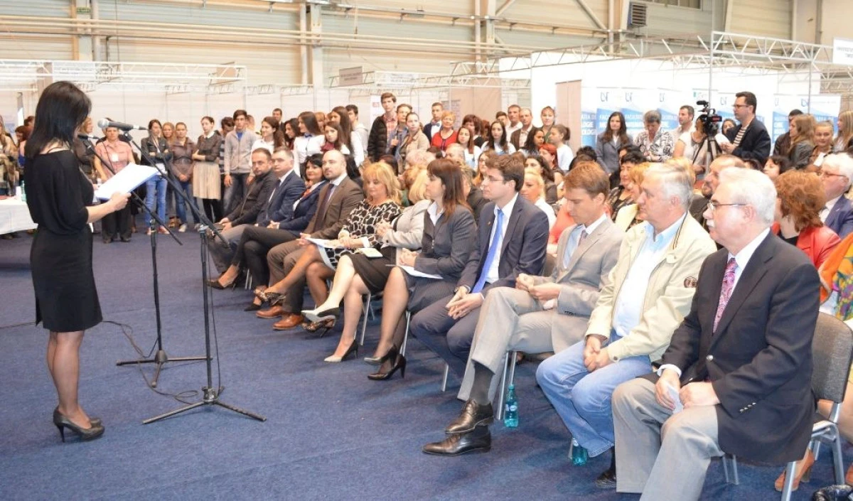 TARGUL LOCURILOR DE MUNCA "EDU2JOB" S-A DESCHIS LA EXPO ARAD