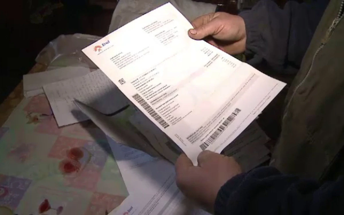 TAXĂ DE 2,5 LEI PENTRU CEI CARE VOR SĂ ACHITE FACTURA ENEL LA POȘTĂ