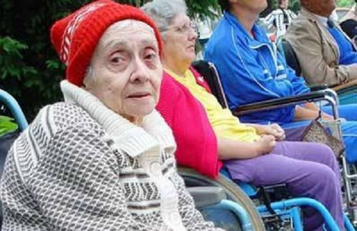Taxele mărite alungă bătrânii din căminele statului