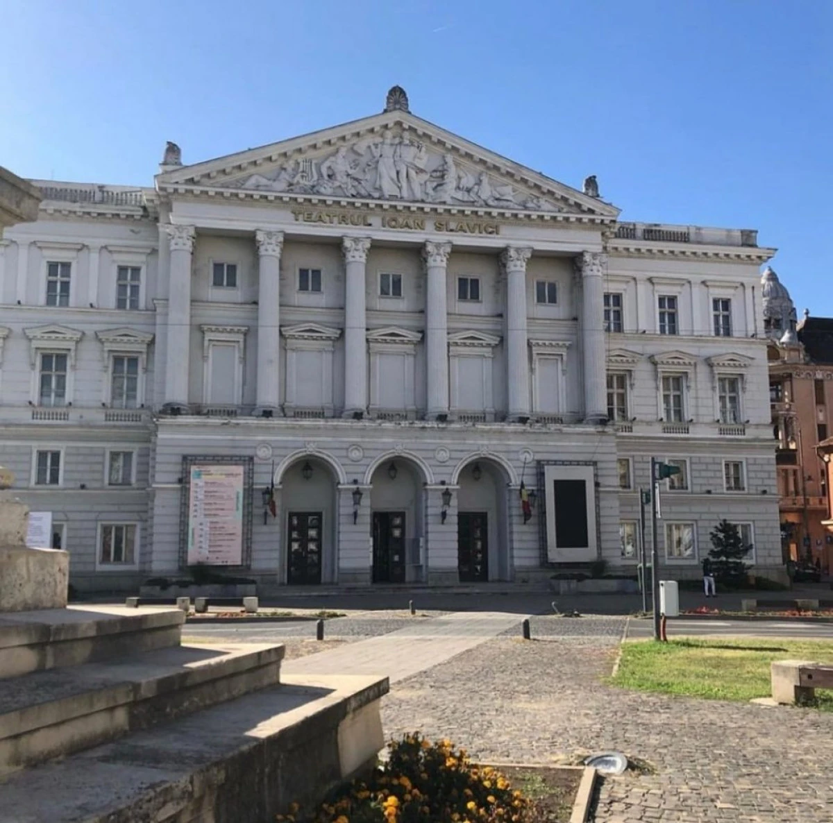 Teatrul Clasic „Ioan Slavici” Arad anulează spectacolele programate pentru această săptămână