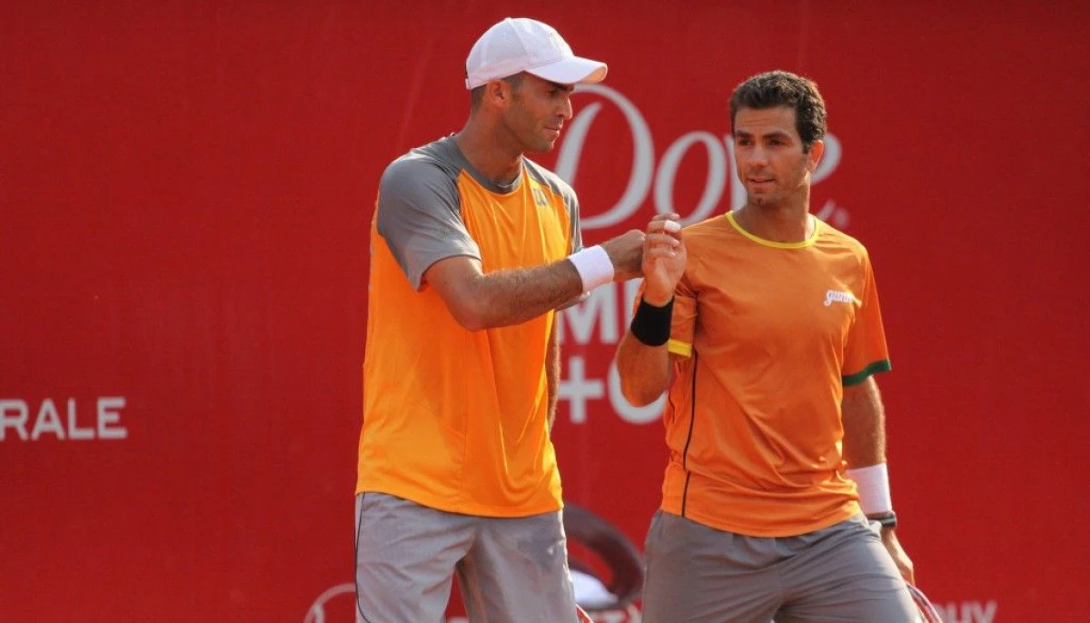 TECAU SI ROJER S-AU CALIFICAT IN SFERTURI DE FINALA LA ROLAND GARROS