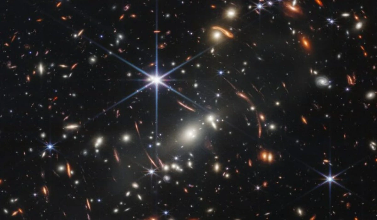 Telescopul spațial James Webb a găsit două dintre cele mai vechi şi îndepărtate galaxii
