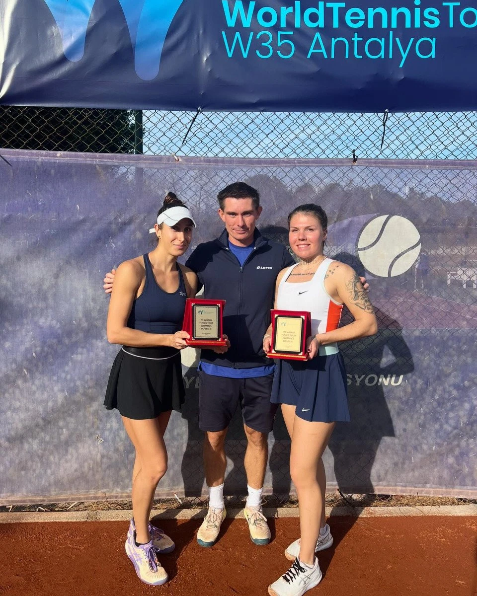 Tenismena Cristina Dinu, de la Sportsin Arad, a fost finalistă la dublu în Antalya