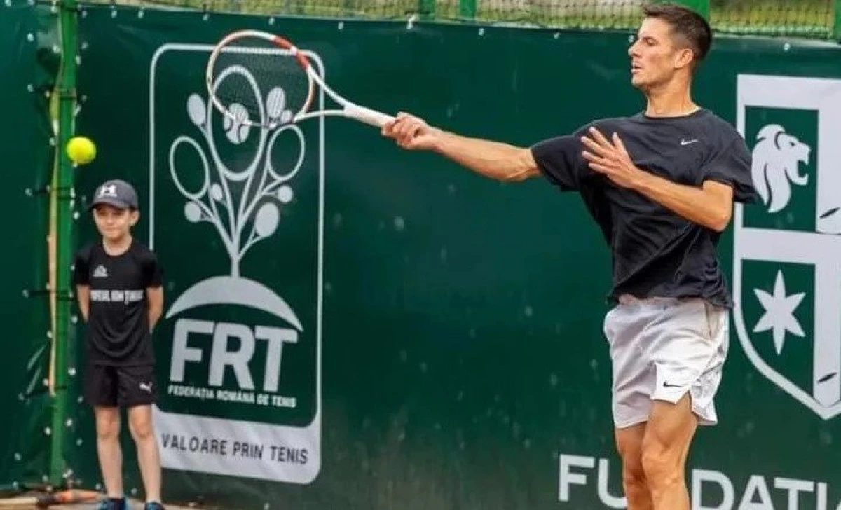 Tenismenul român Vlad Dancu s-a calificat în semifinalele turneului ITF de la Arad