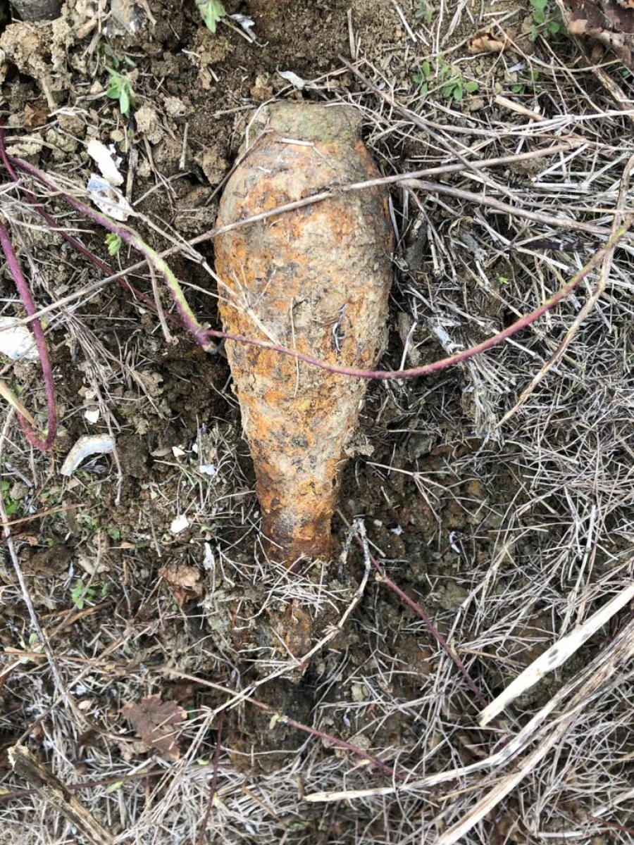 Teren minat la Mocrea: trei bombe din al doilea Război Mondial au fost descoperite